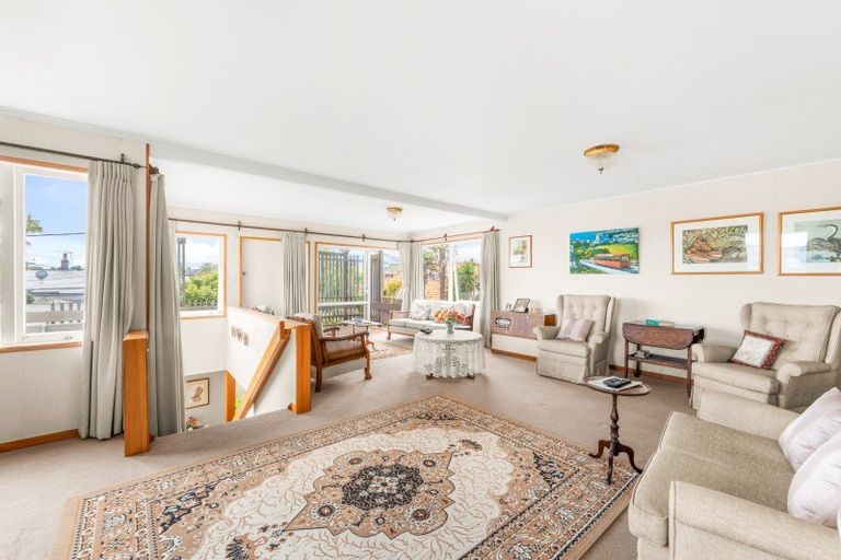 Photo of property in 76a Lake Road, Narrow Neck, Auckland, 0624