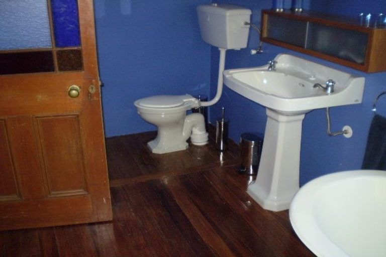 Photo of property in 23 Hawkhurst Road, Lyttelton, 8082