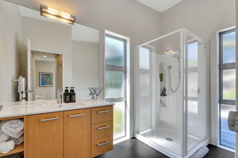 Photo of property in 21 Centennial Drive, Whitianga, 3510