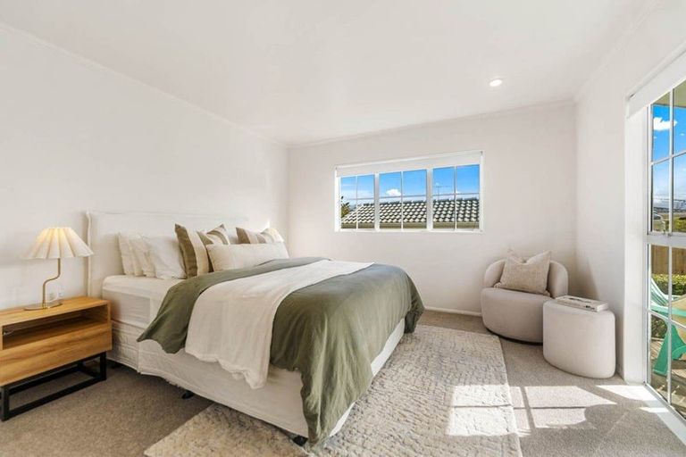 Photo of property in 2/25 College Road, Northcote, Auckland, 0627