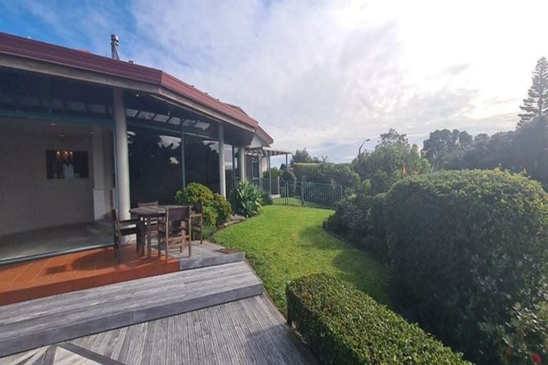 Photo of property in 4 Savoy Road, Orewa, 0931