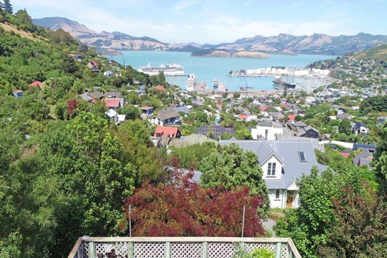 Photo of property in 1 Crossland Terrace, Lyttelton, 8082