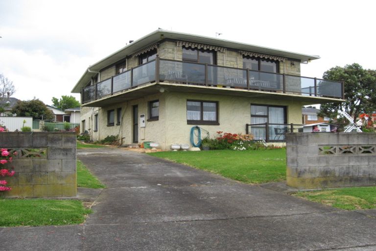 Photo of property in 80 Kiwi Esplanade, Mangere Bridge, Auckland, 2022