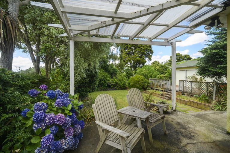 Photo of property in 37 Waterloo Crescent, Hokowhitu, Palmerston North, 4410