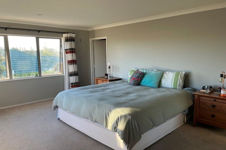 Photo of property in 17 Saddleback Green, Halswell, Christchurch, 8025