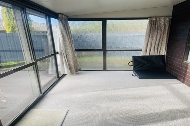 Photo of property in 1/35 Solway Avenue, Ilam, Christchurch, 8041