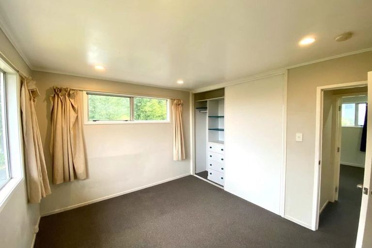 Photo of property in 14a Target Road, Totara Vale, Auckland, 0629