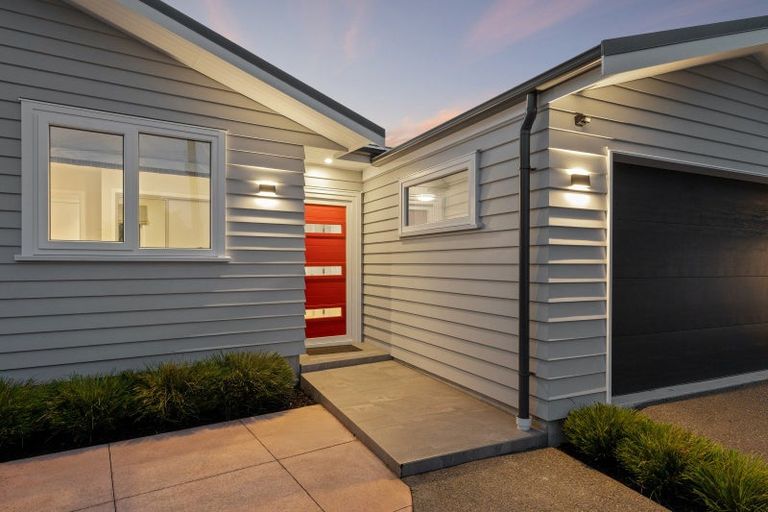 Photo of property in 43 Wai-iti Terrace, Burnside, Christchurch, 8052