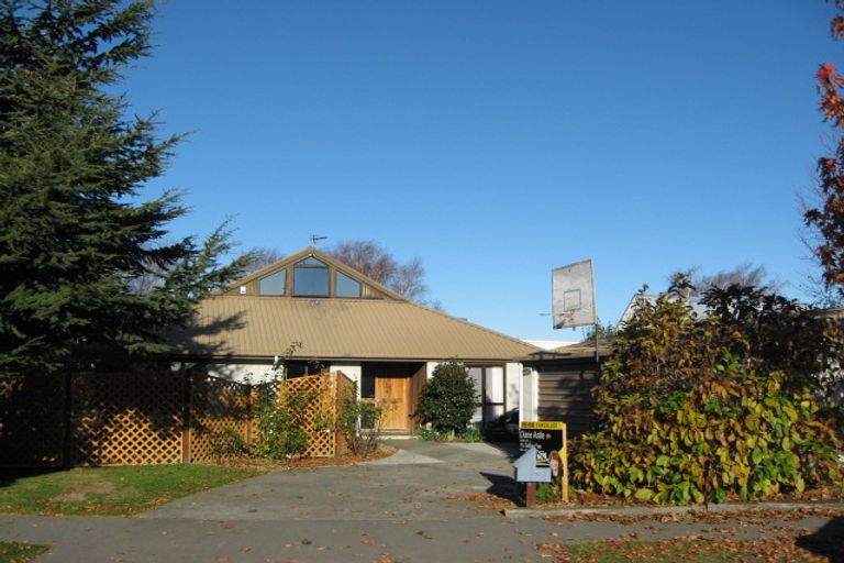 Photo of property in 32 Wiremu Street, Redwood, Christchurch, 8051