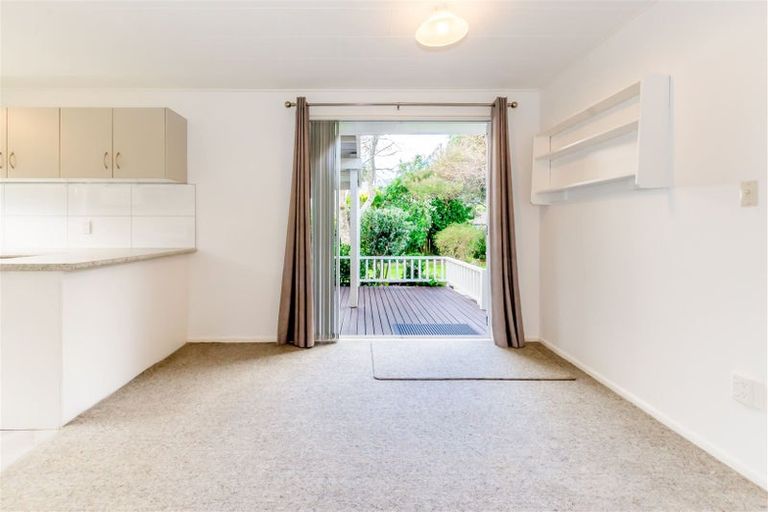 Photo of property in 9 Lesley Grove, Waikanae, 5036