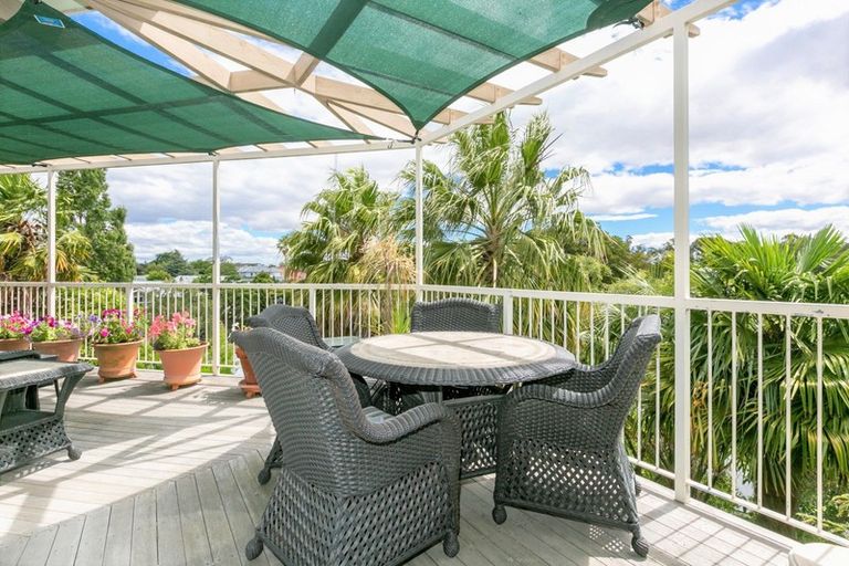 Photo of property in 8 Selwyn Road, Hospital Hill, Napier, 4110