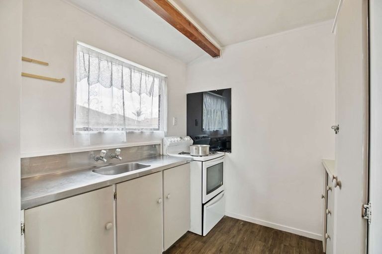 Photo of property in 1 Templeton Place, Clendon Park, Auckland, 2103