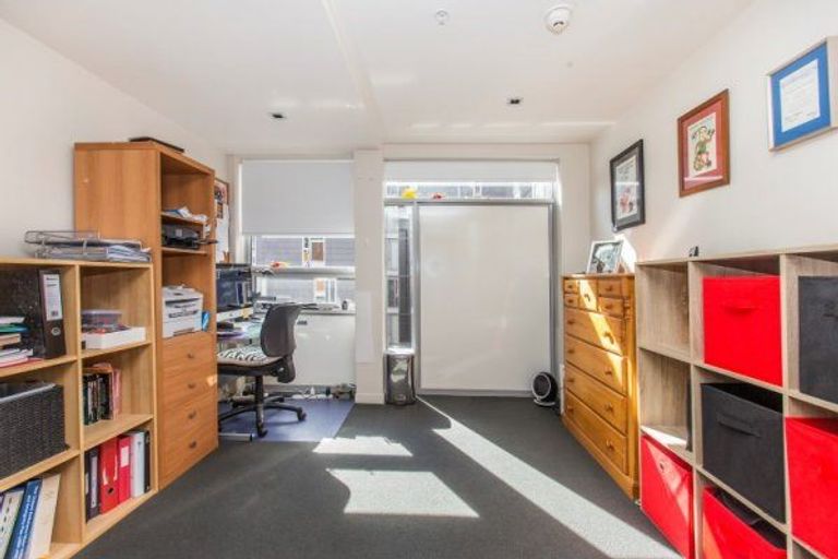 Photo of property in Monument Apartments, 5f/245 Wakefield Street, Te Aro, Wellington, 6011