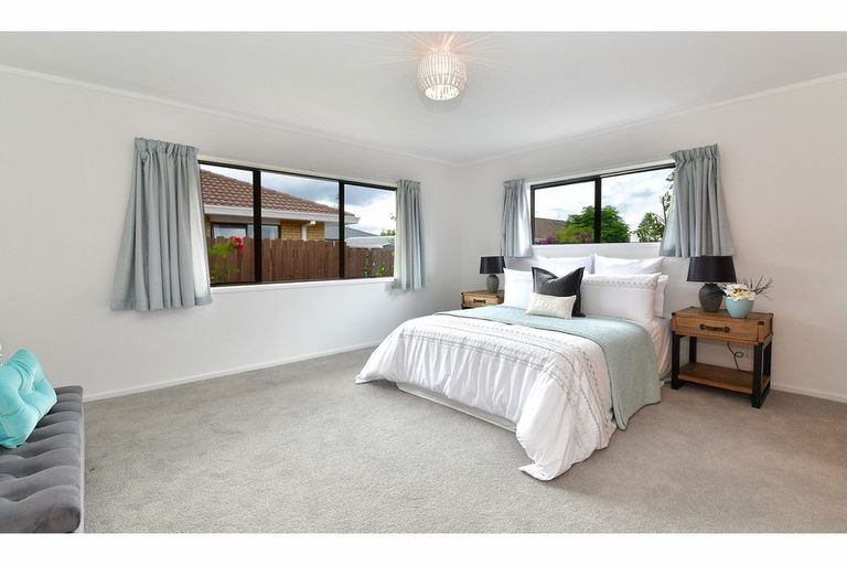 Photo of property in 29 Edward Avenue, Orewa, 0931
