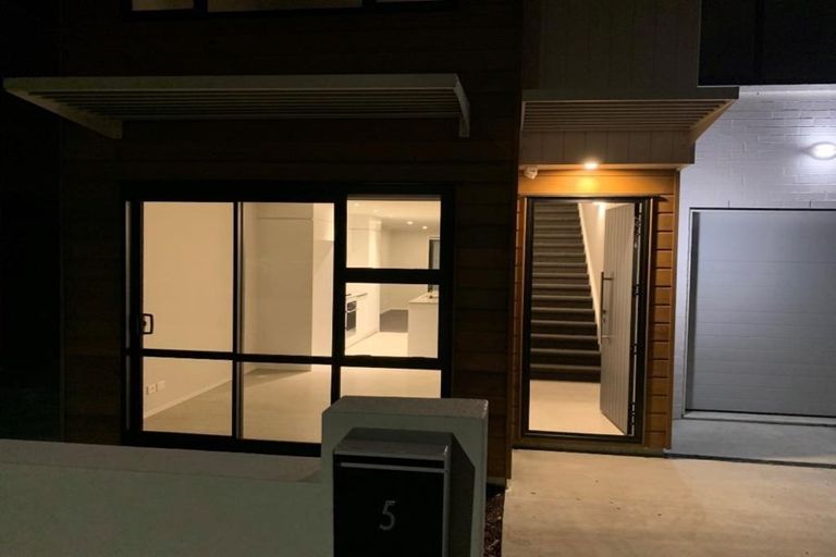 Photo of property in 5 Seafarer Crescent, Stanmore Bay, Whangaparaoa, 0932