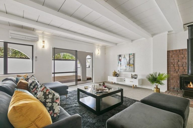 Photo of property in 69 Rosecamp Road, Beach Haven, Auckland, 0626