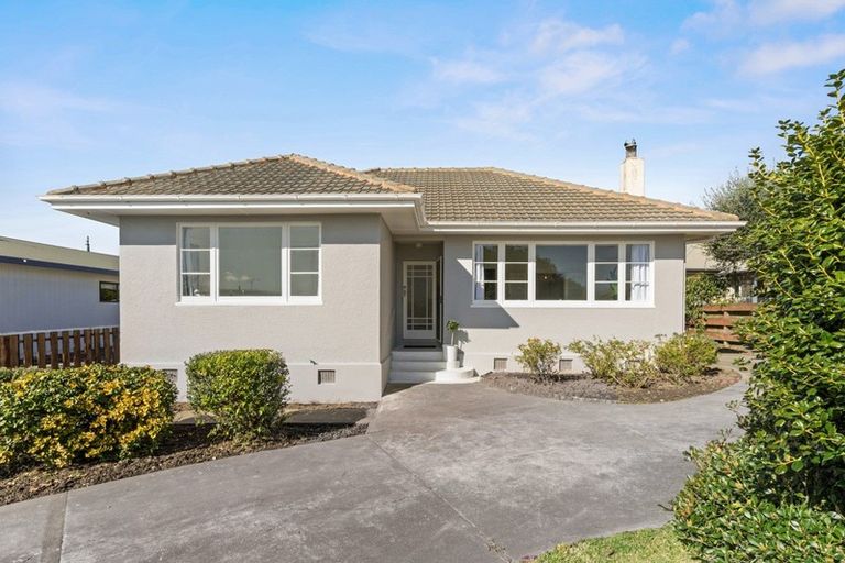 Photo of property in 12 Mchardy Street, Havelock North, 4130