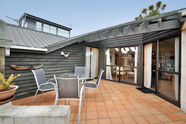 Photo of property in 126 Doon Street, Waverley, Dunedin, 9013