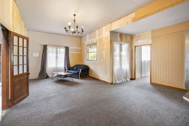 Photo of property in 19 Milne Street, Hunterville, 4730