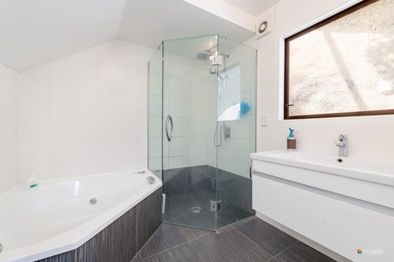 Photo of property in 23 Ferry Road, Days Bay, Lower Hutt, 5013