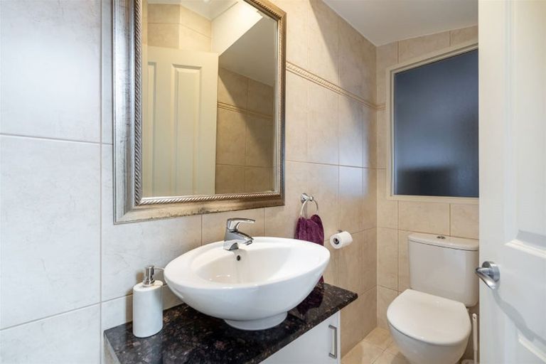 Photo of property in 8a Lupetti Rise, West Harbour, Auckland, 0618