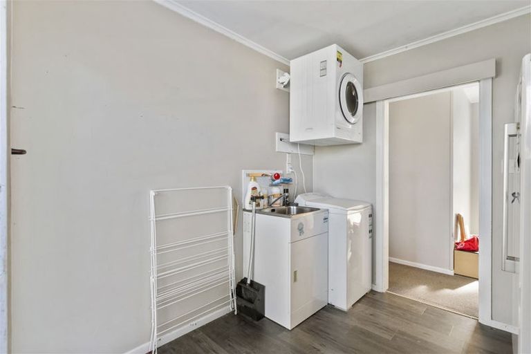 Photo of property in 1/22 Edgeworth Road, Glenfield, Auckland, 0629