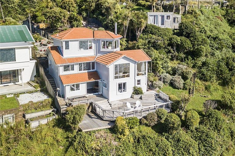 Photo of property in 1 View Road, Houghton Bay, Wellington, 6023