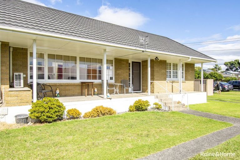 Photo of property in 1/500 Devonport Road, Tauranga South, Tauranga, 3112