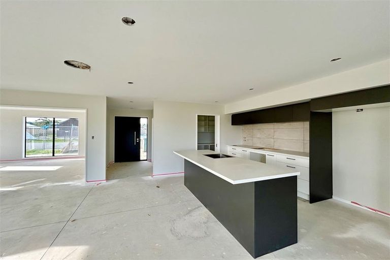 Photo of property in 52 Hilton Drive, Amberley, 7410