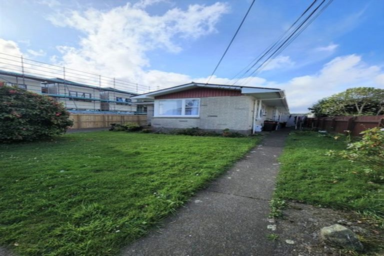 Photo of property in 25 Porutu Street, Fairfield, Lower Hutt, 5011