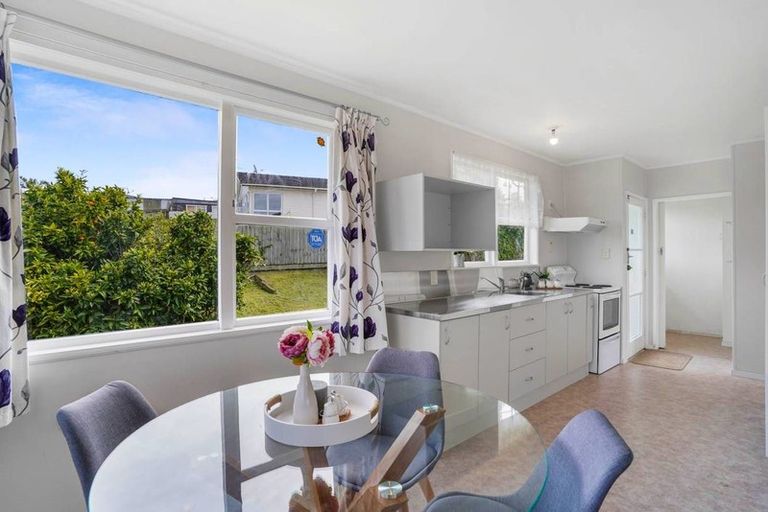 Photo of property in 14 Valencia Place, Manurewa, Auckland, 2102