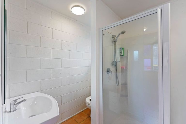 Photo of property in 16 Eruini Street, Waikanae Beach, Waikanae, 5036