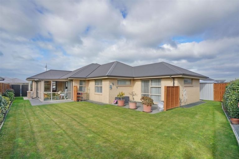 Photo of property in 16 Magnate Drive, Kaiapoi, 7630