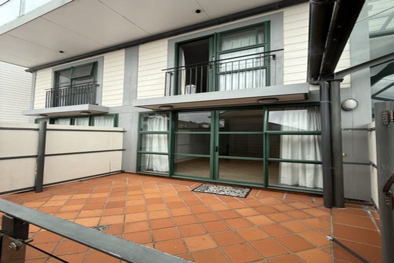Photo of property in 50c Hawker Street, Mount Victoria, Wellington, 6011