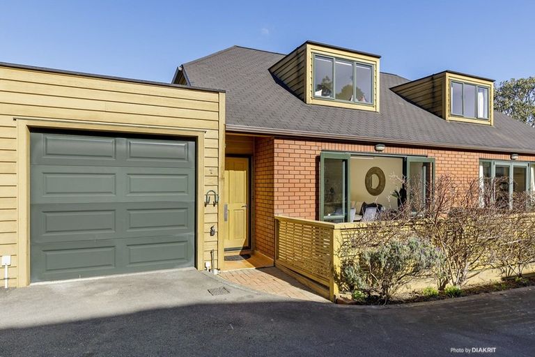 Photo of property in 7 Futuna Close, Karori, Wellington, 6012