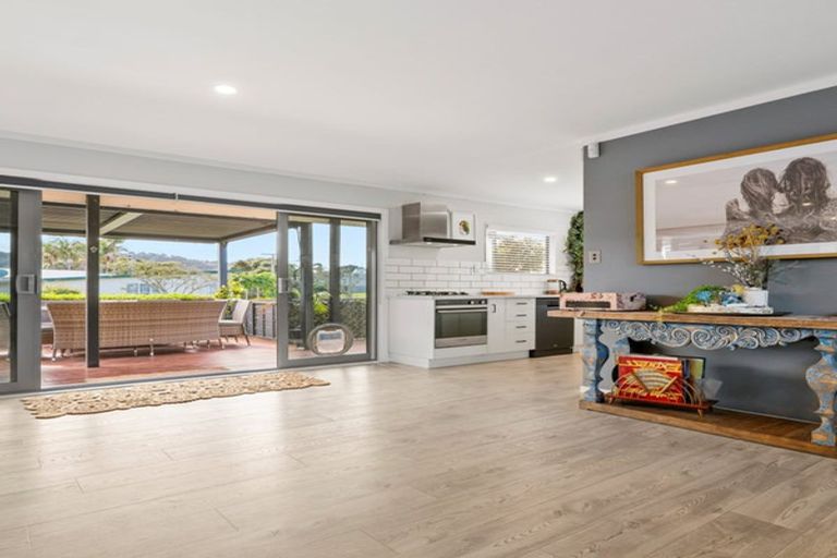 Photo of property in 10 Hillview Road, Waihi Beach, 3611