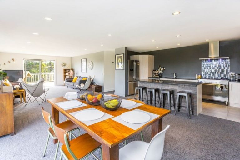 Photo of property in 50 Mount Marua Way, Timberlea, Upper Hutt, 5018