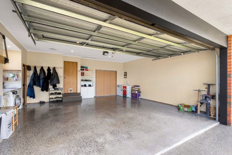 Photo of property in 6 Citation Way, Botany Downs, Auckland, 2010