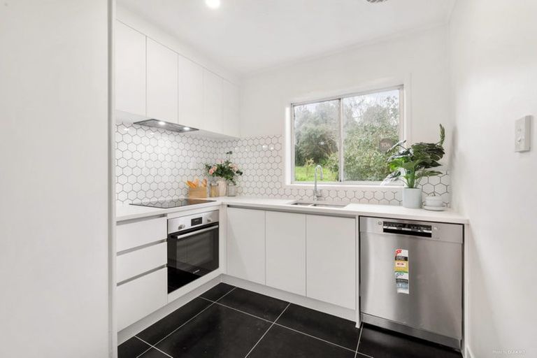 Photo of property in 9b Mander Place, Bucklands Beach, Auckland, 2012