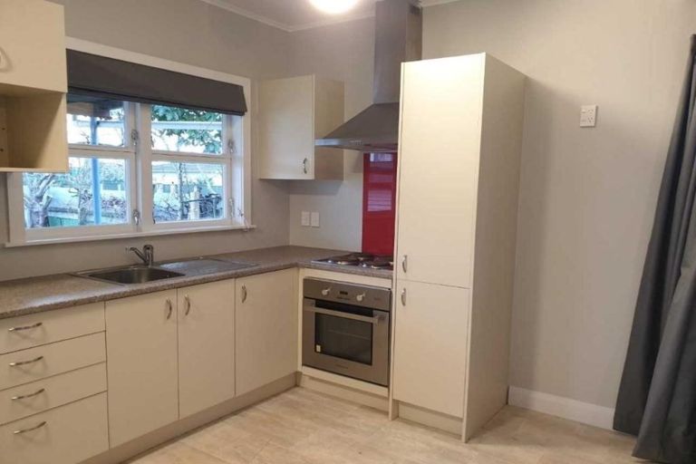 Photo of property in 826 Caroline Road, Mayfair, Hastings, 4122