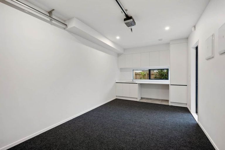 Photo of property in 33c Garadice Road, Rothesay Bay, Auckland, 0630