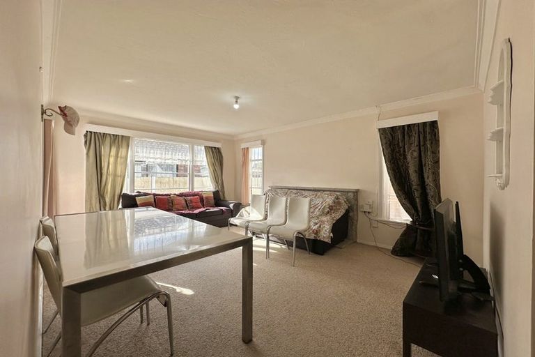 Photo of property in 42 Gibbons Street, Upper Hutt Central, Upper Hutt, 5018