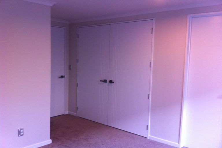 Photo of property in 40 Corricvale Way, Northcross, Auckland, 0630