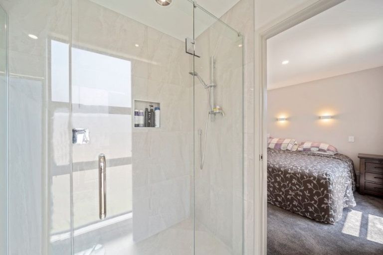 Photo of property in 3 Mackillop Way, Brooklands, New Plymouth, 4310