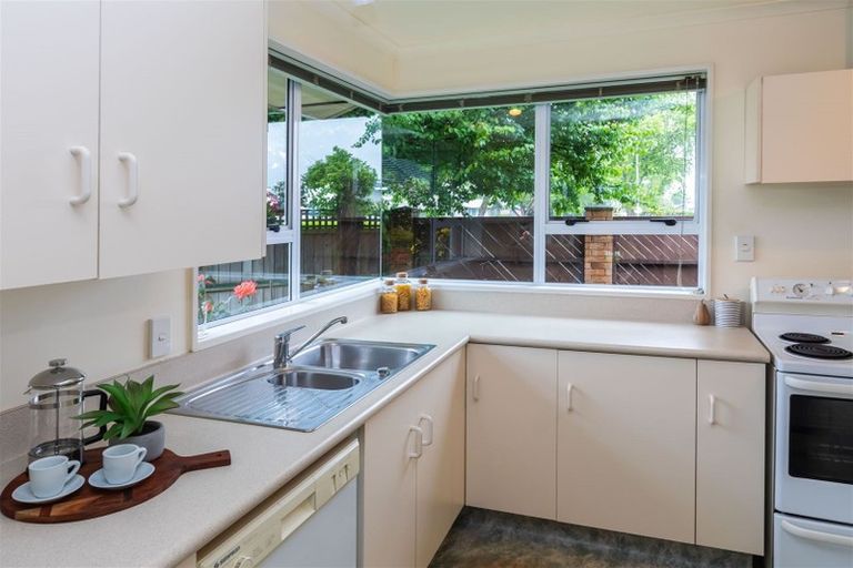 Photo of property in 2/89 Cavendish Road, Casebrook, Christchurch, 8051