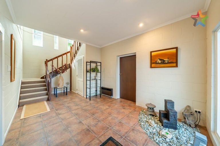 Photo of property in 18 Mimihau Grove, Wainuiomata, Lower Hutt, 5014