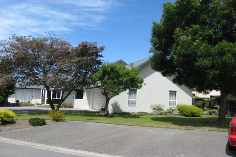 Photo of property in 14 Claverley Gardens, Avonhead, Christchurch, 8042