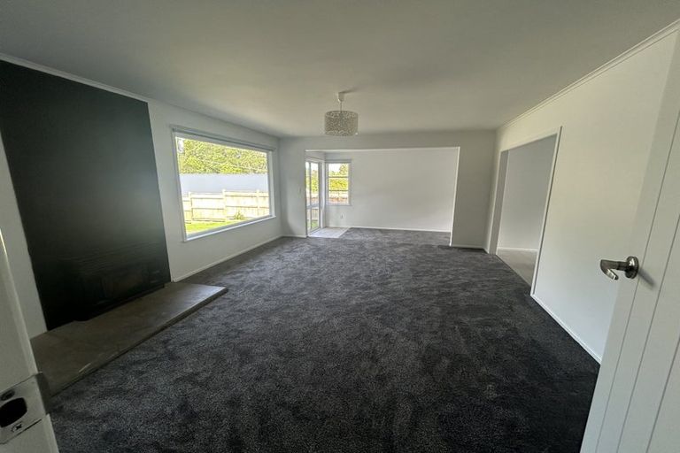 Photo of property in 9 York Road, Titirangi, Auckland, 0604
