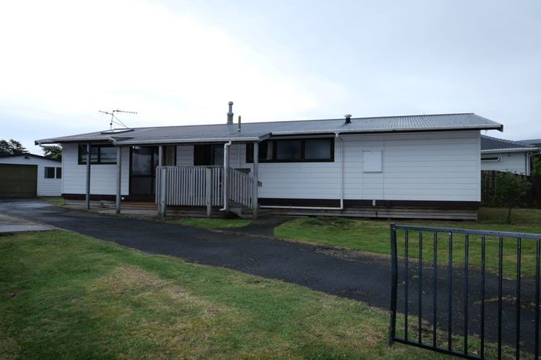 Photo of property in 7 Nugget Grove, Raumati Beach, Paraparaumu, 5032