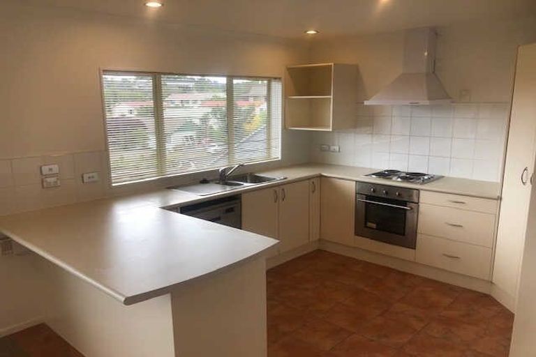 Photo of property in 11 Whitshire Mews, Massey, Auckland, 0614